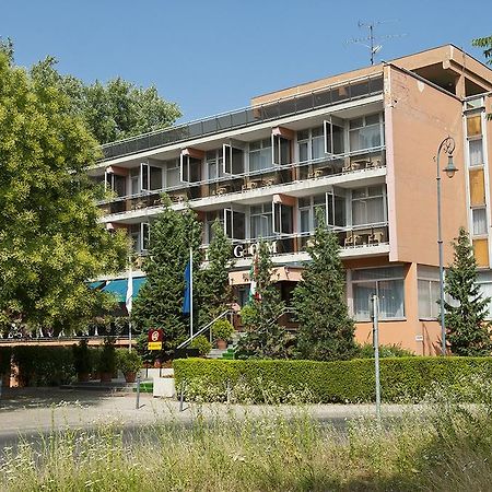 Hotel Esztergom Exterior foto