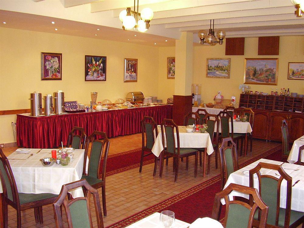 Hotel Esztergom Restaurante foto