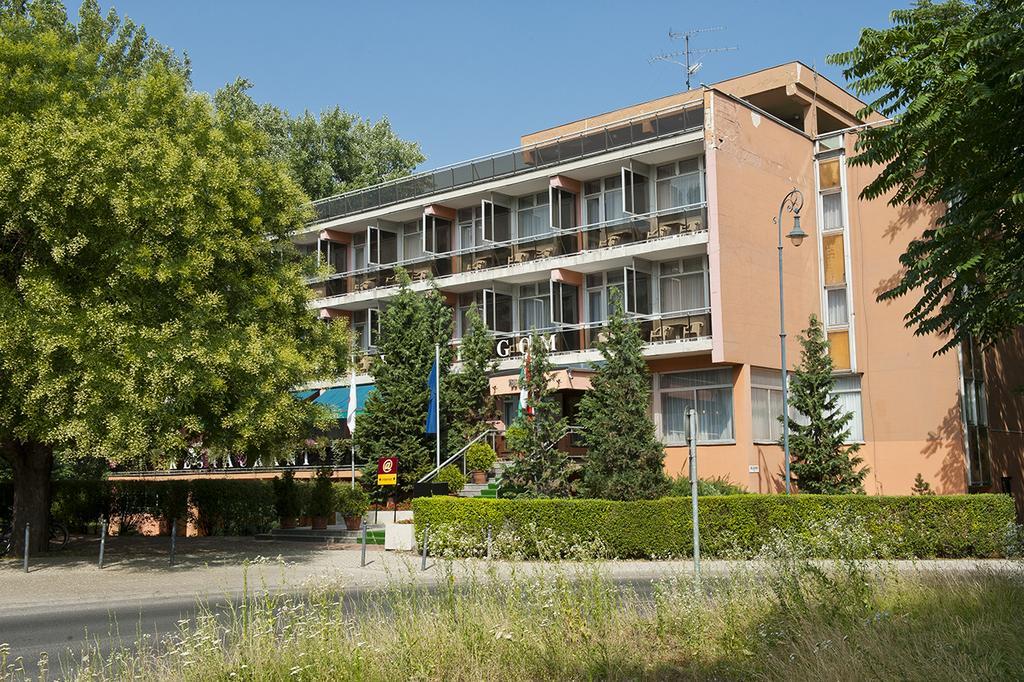 Hotel Esztergom Exterior foto